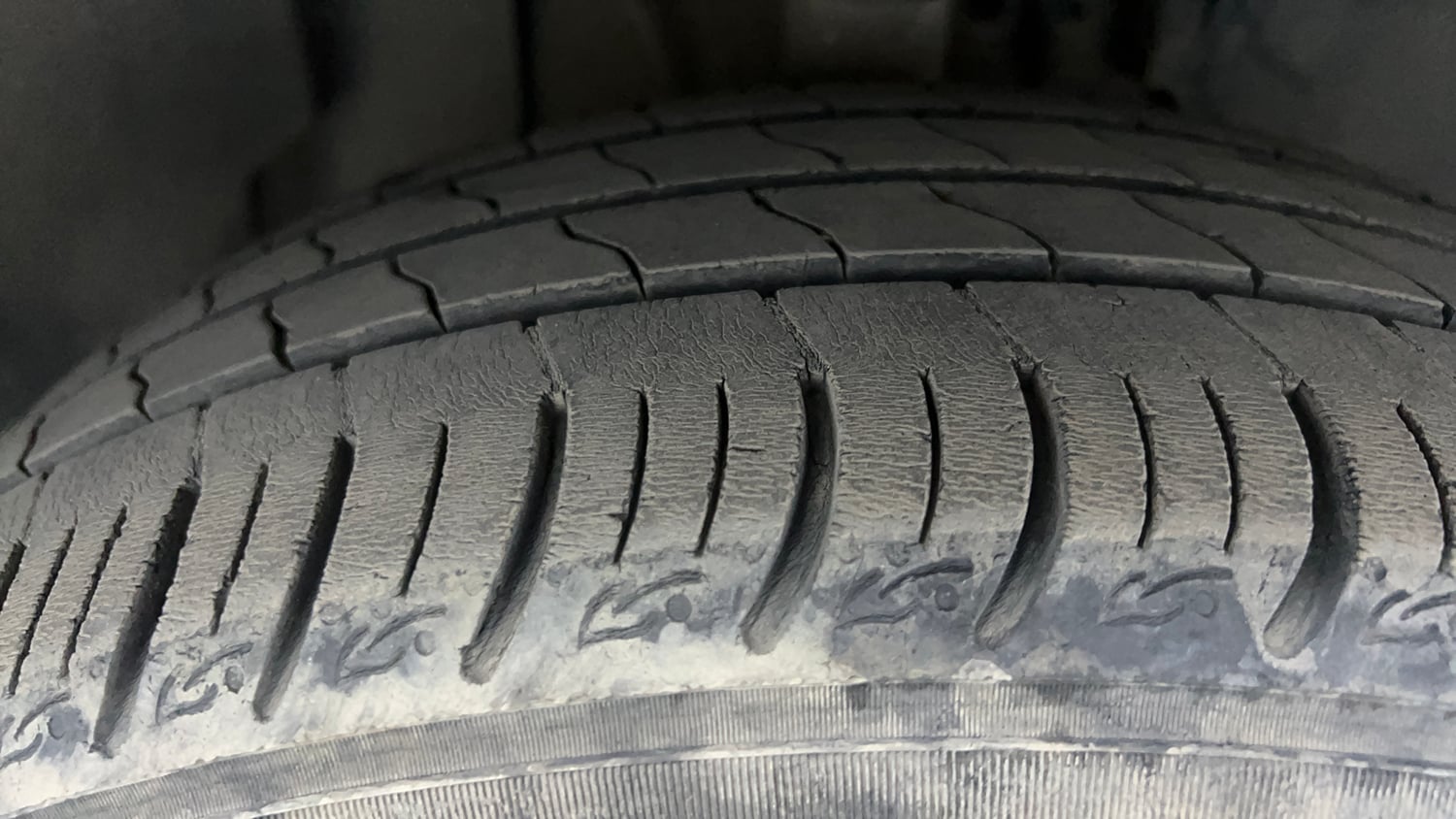 Used 2021 Tata Altroz XZ Petrol Petrol Manual tyres RIGHT FRONT TYRE TREAD VIEW