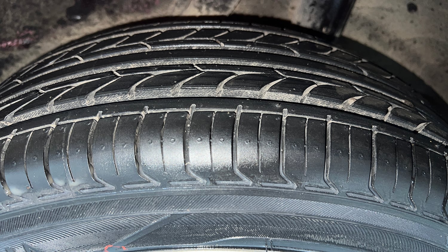 Used 2020 Honda Amaze 1.2 V MT Petrol Petrol Manual tyres LEFT REAR TYRE TREAD VIEW