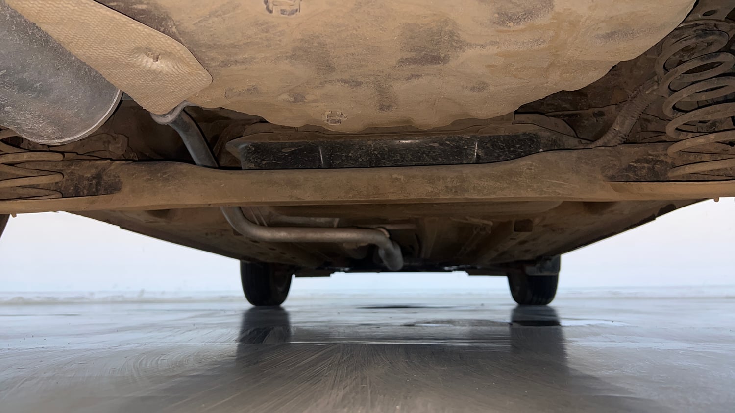 Used 2021 Nissan Magnite XV Premium Turbo (O) CVT Dual Tone Petrol Automatic extra REAR UNDERBODY VIEW (TAKEN FROM REAR)
