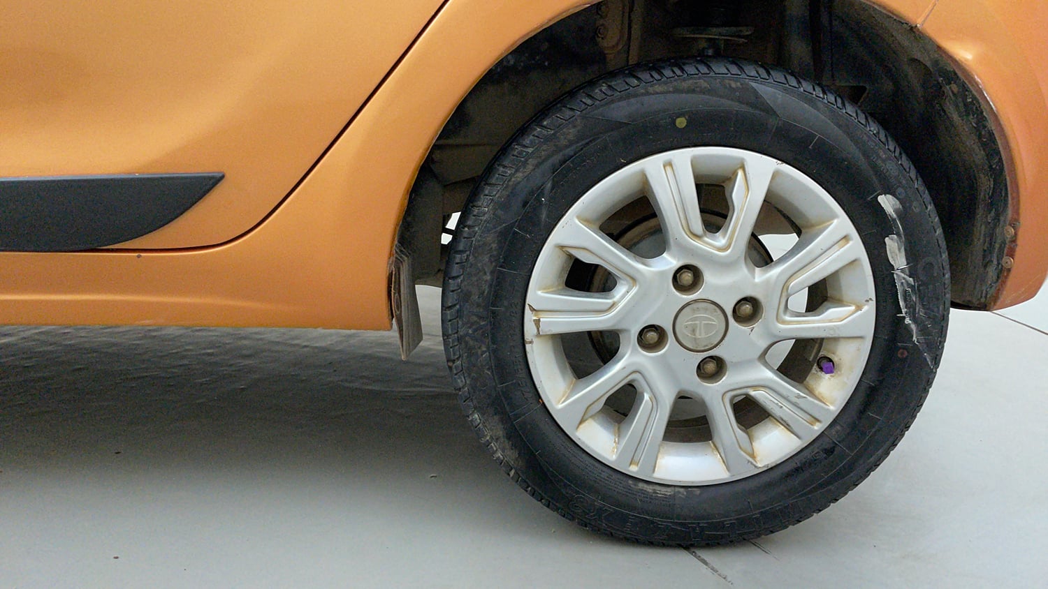 Used 2018 Tata Tiago Revotron XZ Petrol Manual tyres LEFT REAR TYRE RIM VIEW