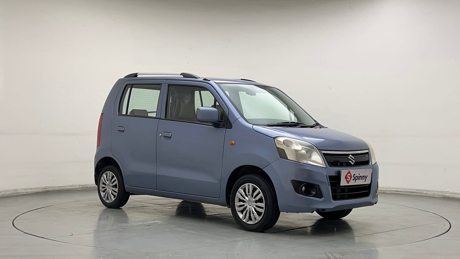 Used 2013 Maruti Suzuki Wagon R VXI Petrol Manual exterior RIGHT FRONT CORNER VIEW