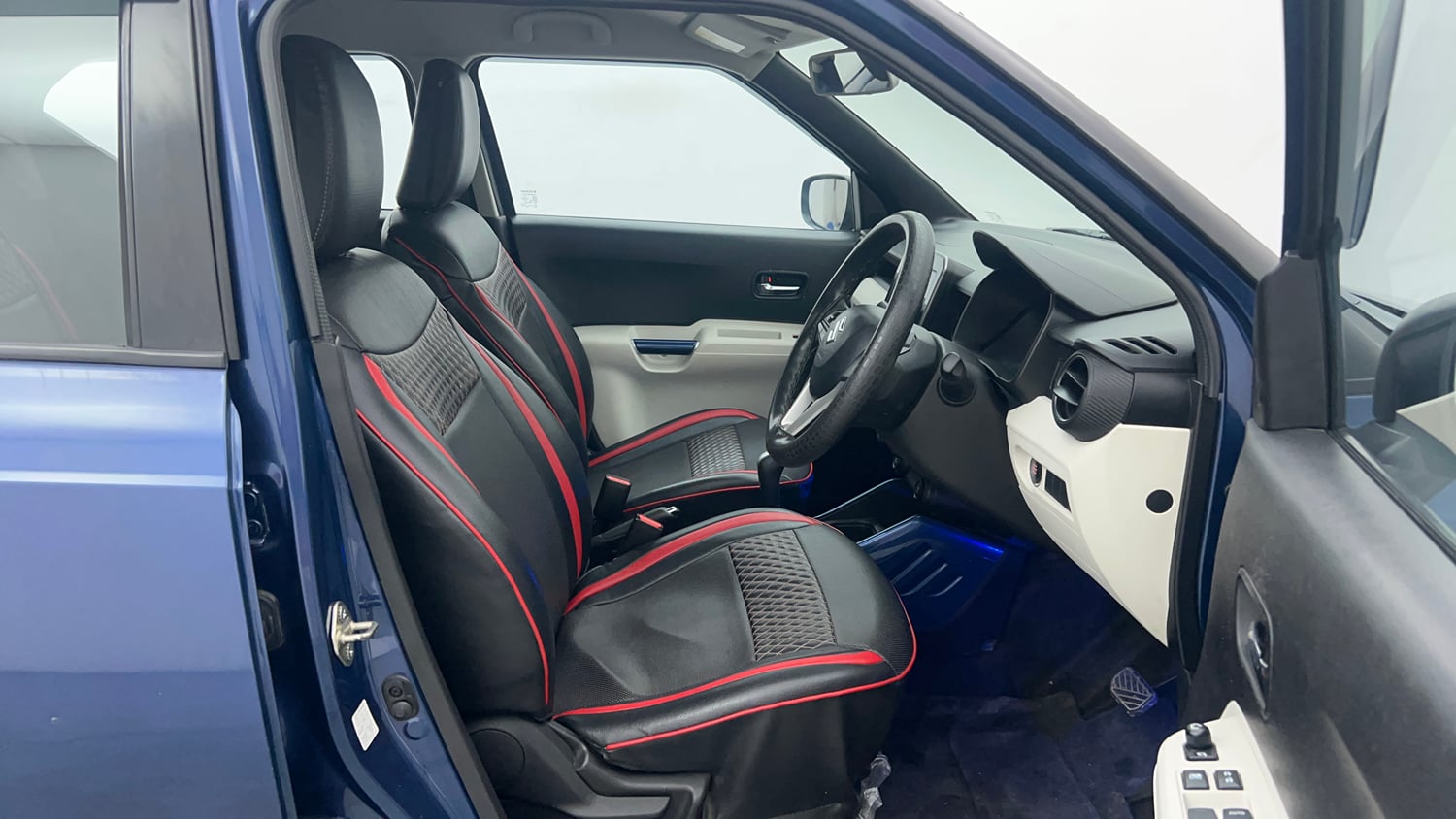 Used 2022 Maruti Suzuki Ignis Zeta 1.2 AMT Petrol Automatic interior RIGHT SIDE FRONT DOOR CABIN VIEW