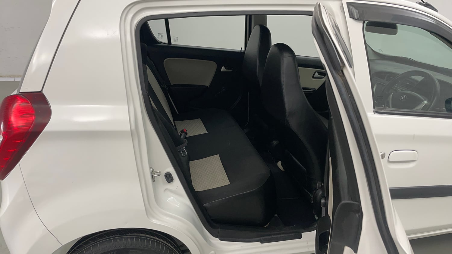 Used 2021 Maruti Suzuki Alto 800 VXi Petrol Manual interior RIGHT SIDE REAR DOOR CABIN VIEW