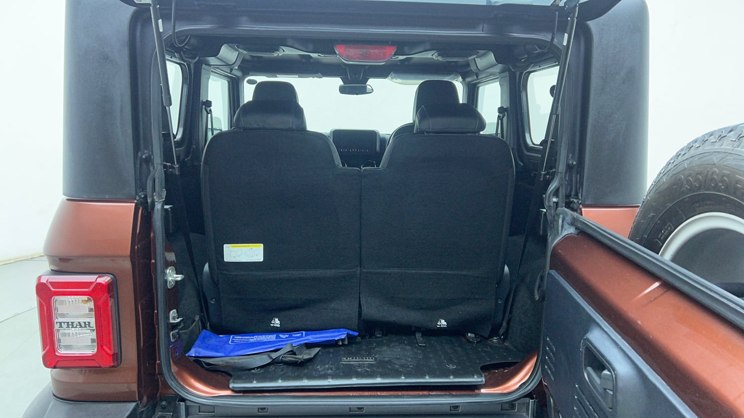Used 2022 mahindra Thar LX Hard Top Diesel AT 4WD Diesel Automatic interior DICKY INSIDE VIEW
