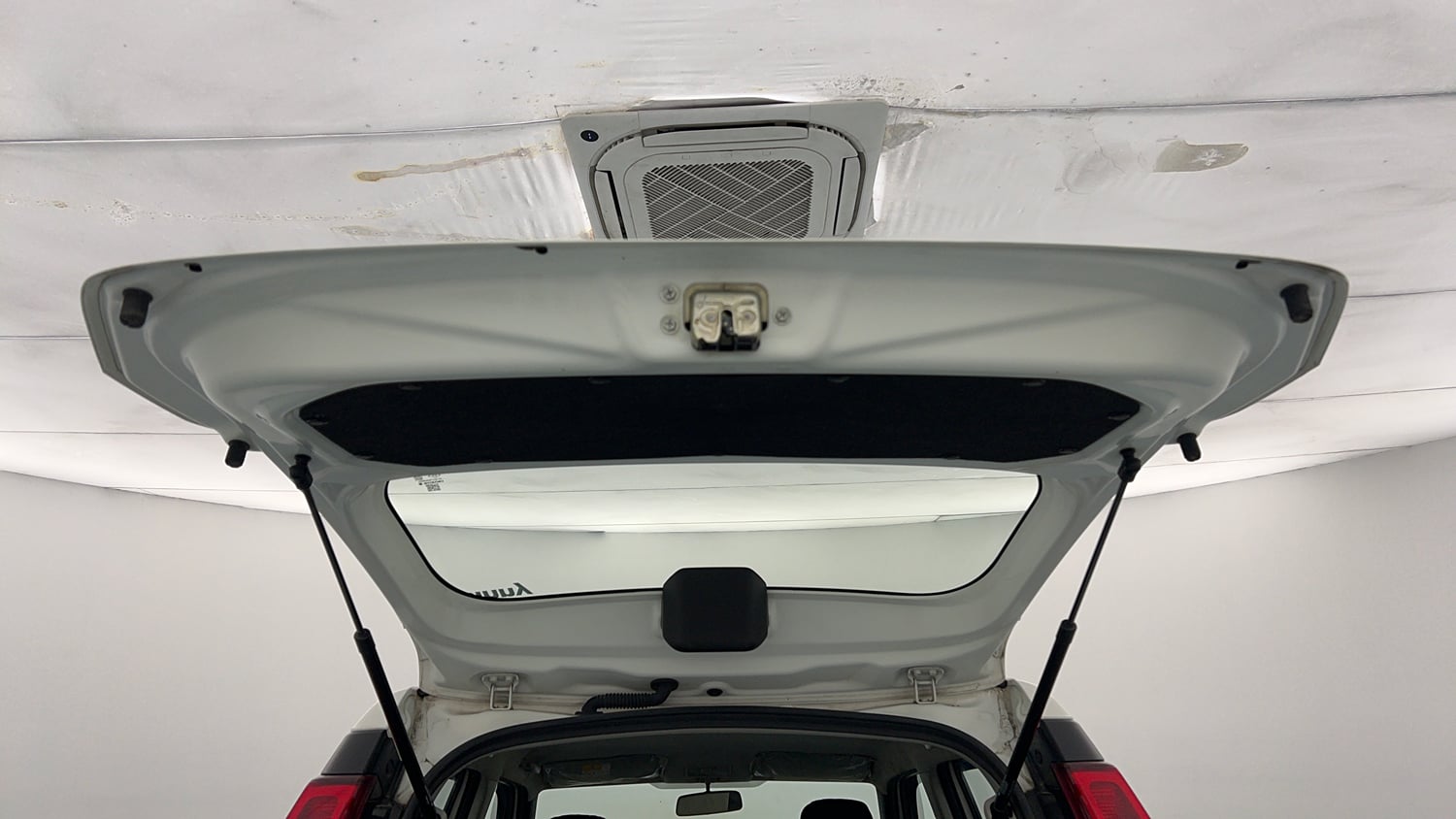 Used 2022 Maruti Suzuki Wagon R ZXI 1.2 Petrol Manual interior DICKY DOOR OPEN VIEW