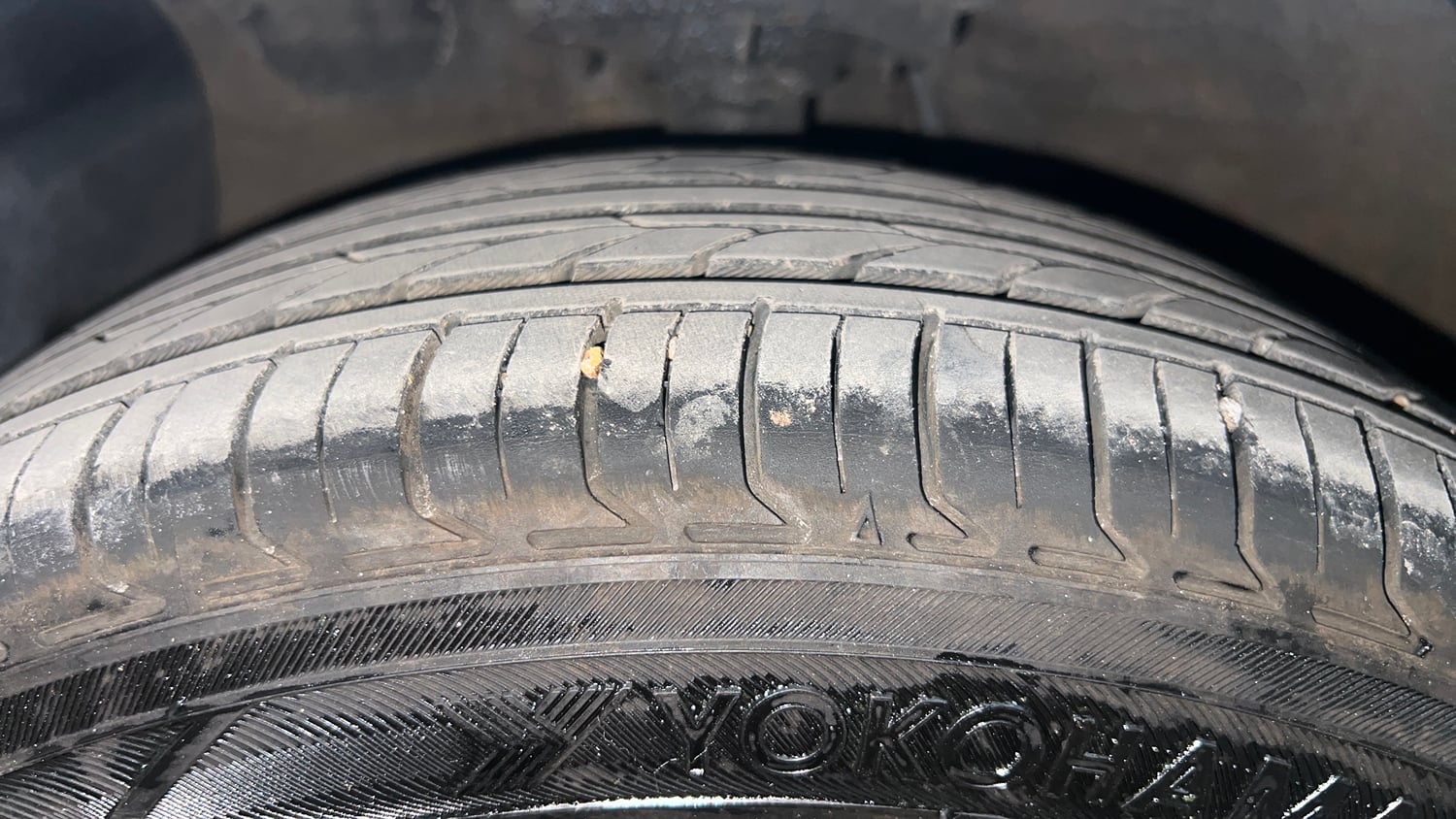 Used 2016 Hyundai Grand i10 Asta 1.2 Kappa VTVT Petrol Manual tyres LEFT FRONT TYRE TREAD VIEW
