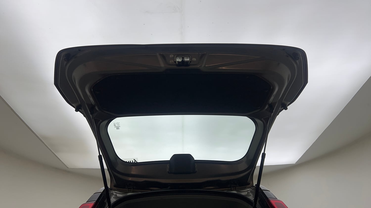 Used 2023 Maruti Suzuki Wagon R VXI 1.0 AGS Petrol Automatic interior DICKY DOOR OPEN VIEW