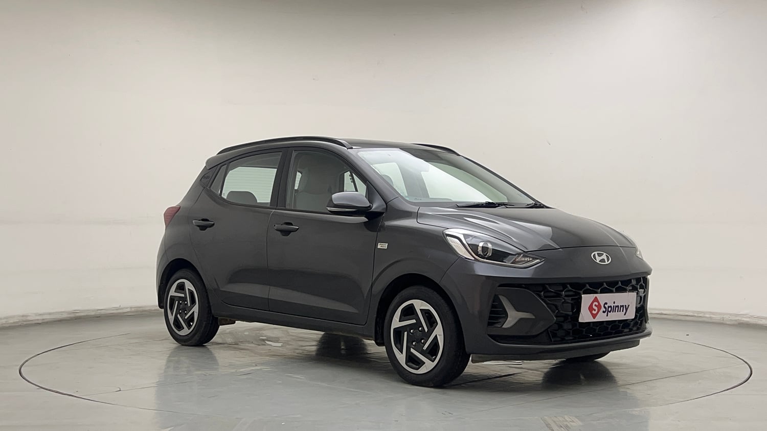 Used 2024 Hyundai Grand i10 Nios Sportz 1.2 Kappa AMT Petrol Automatic exterior RIGHT FRONT CORNER VIEW