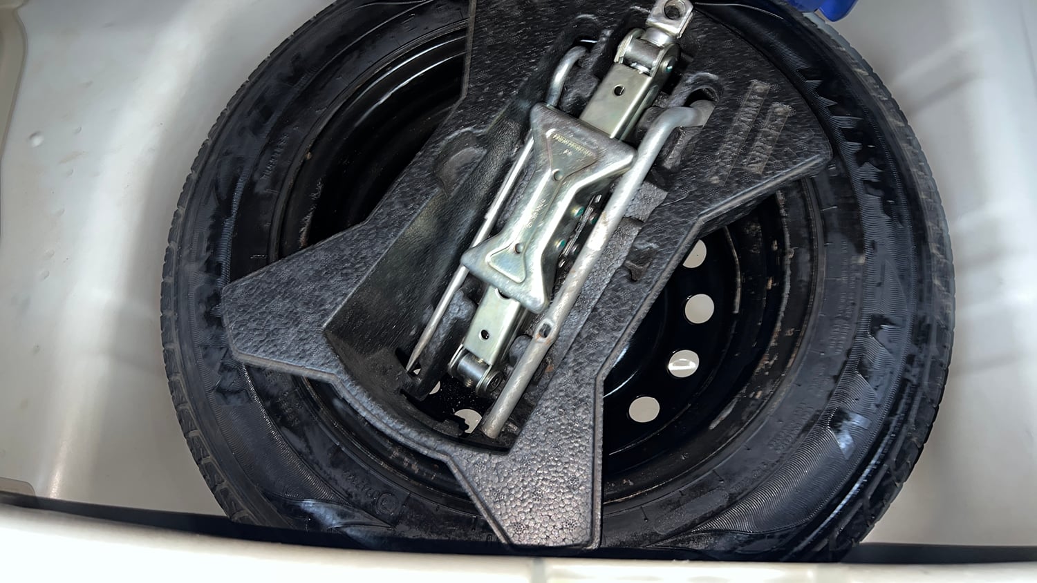 Used 2017 Maruti Suzuki Celerio ZXi Petrol Manual tyres SPARE TYRE VIEW