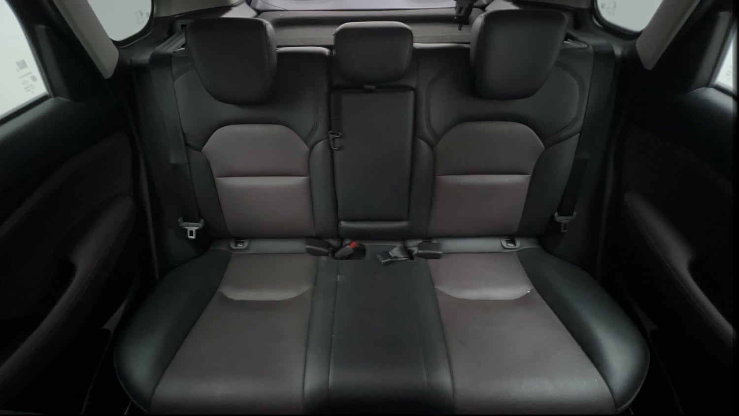 Used 2023 Maruti Suzuki Grand Vitara Alpha Smart Hybrid AT Petrol Automatic interior REAR SEAT CONDITION VIEW