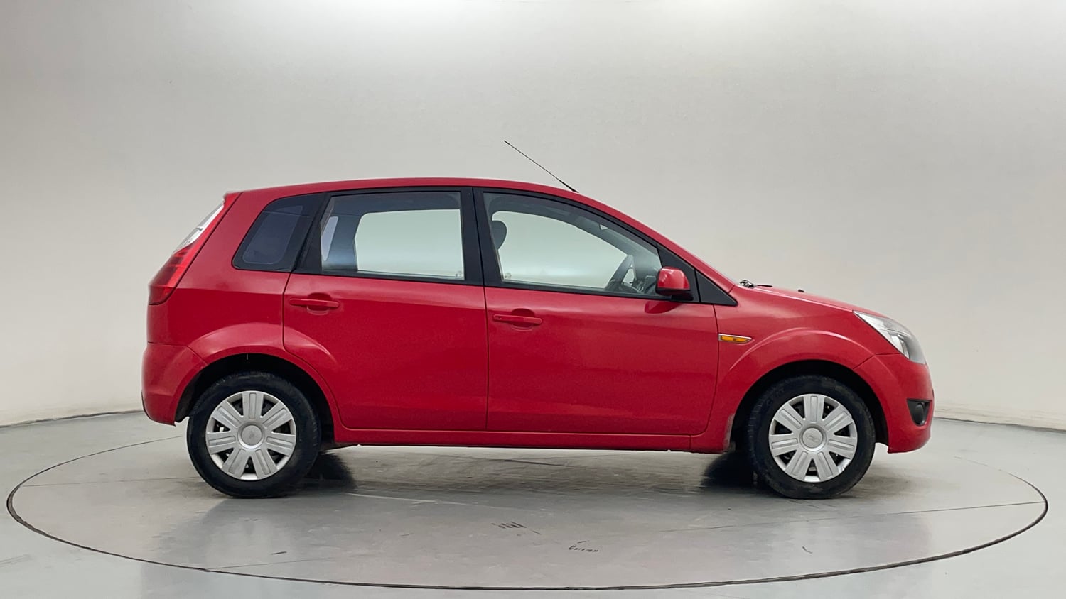 Used 2012 Ford Figo Duratec Petrol ZXI 1.2 Petrol Manual exterior RIGHT SIDE VIEW