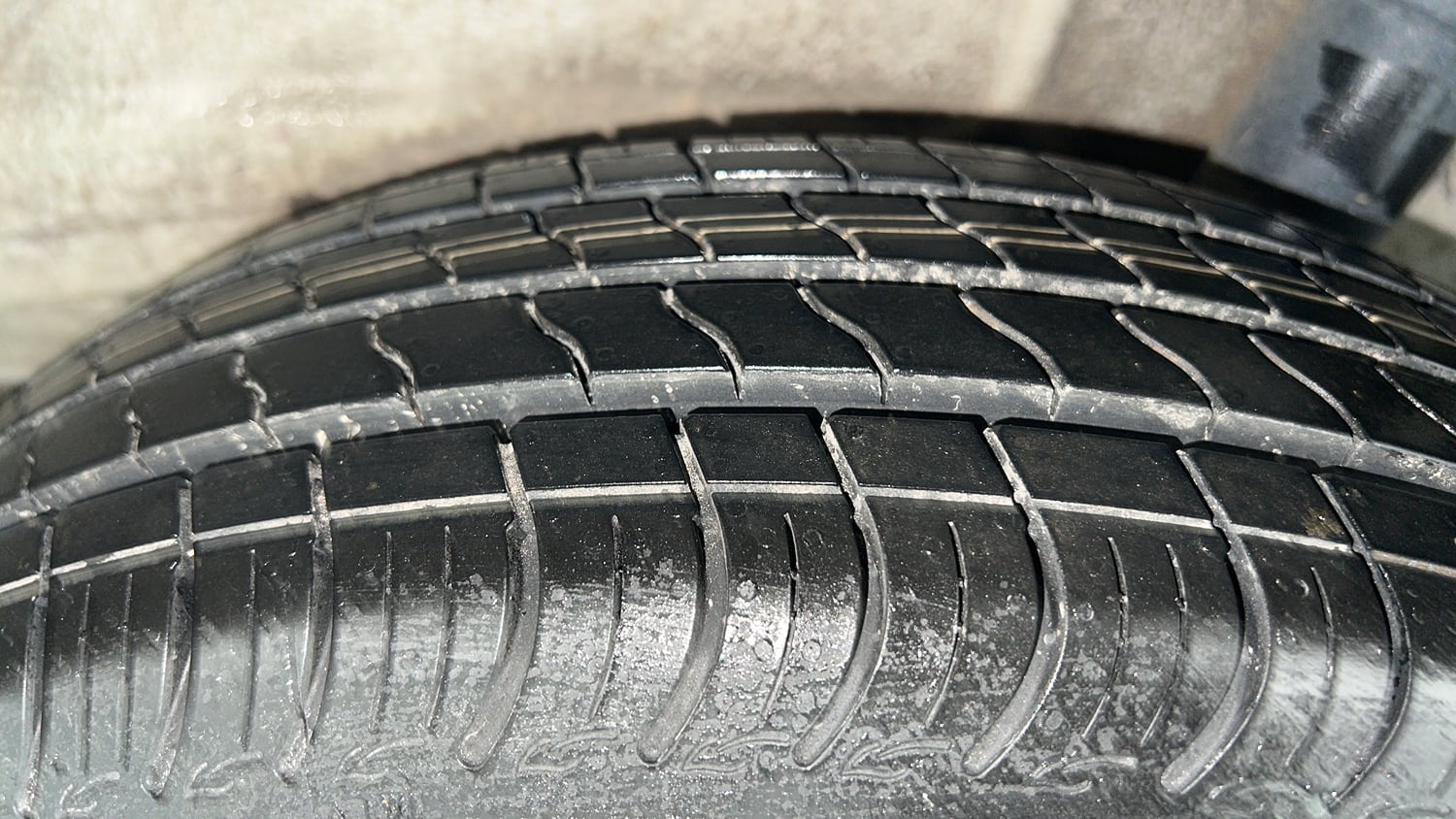 Used 2022 Maruti Suzuki Wagon R ZXI 1.2 Petrol Manual tyres LEFT REAR TYRE TREAD VIEW