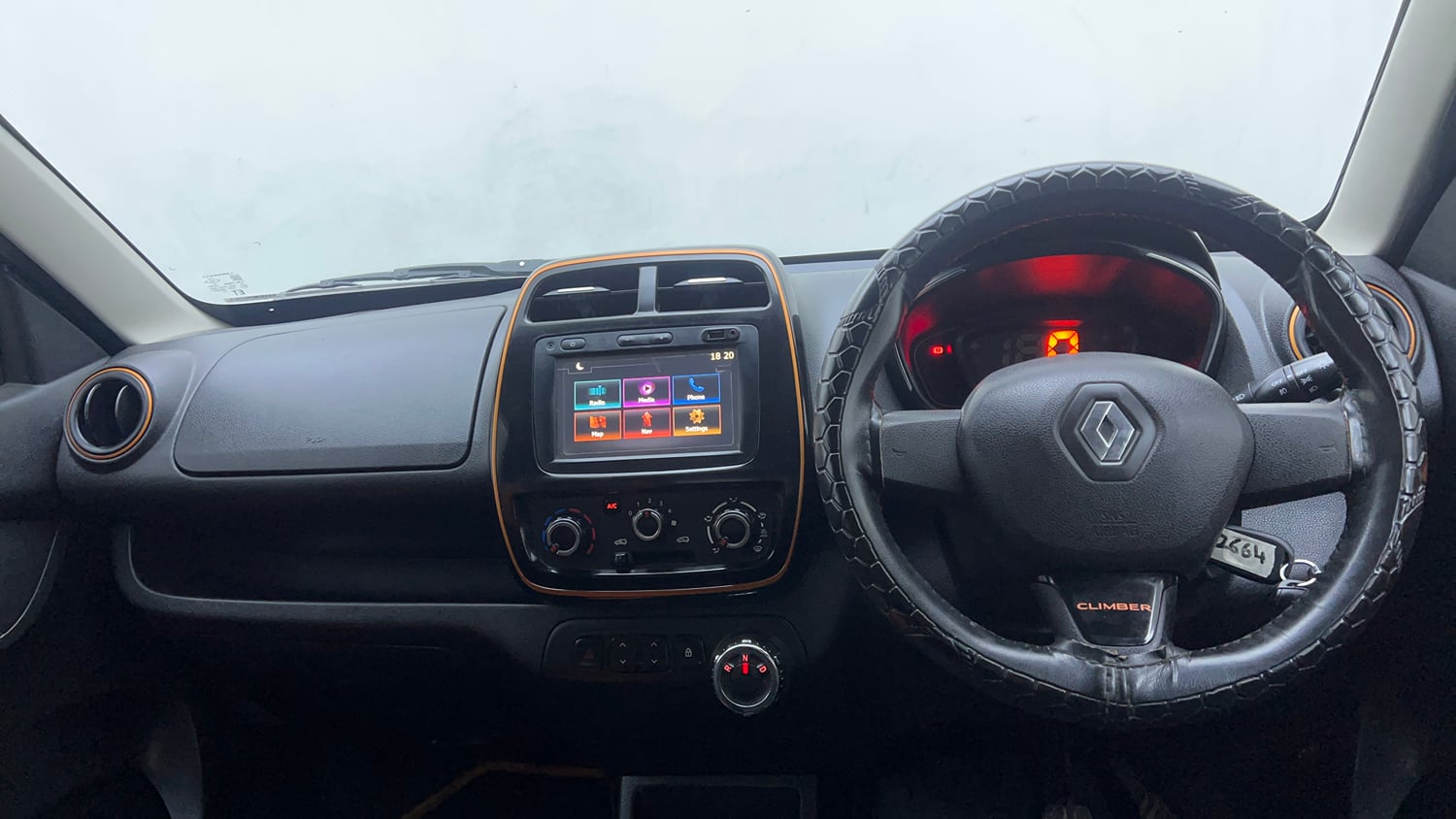Used 2017 Renault Kwid 1.0 RXT AMT Petrol Automatic interior DASHBOARD VIEW
