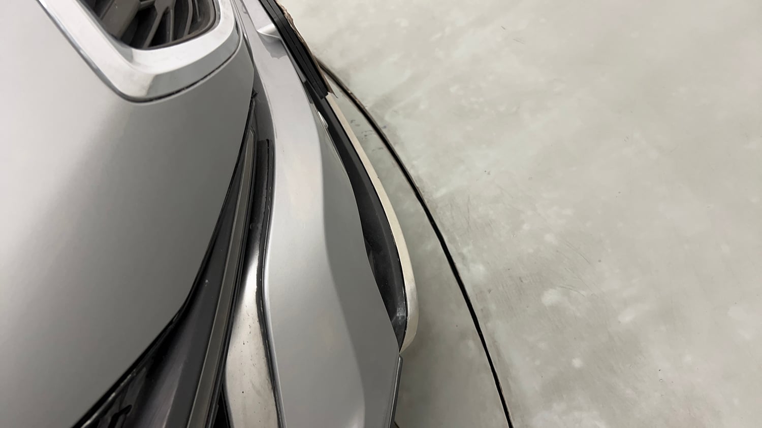 Used 2023 Toyota Innova Hycross VX Hybrid 8 STR Hybrid Automatic dents MINOR SCRATCH