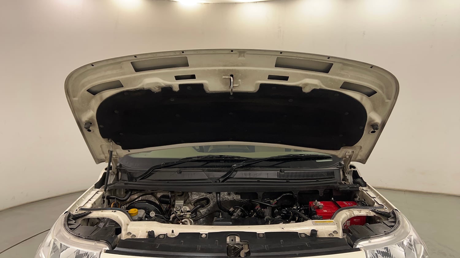 Used 2016 Mahindra TUV300 T8 Diesel Manual engine ENGINE & BONNET OPEN FRONT VIEW