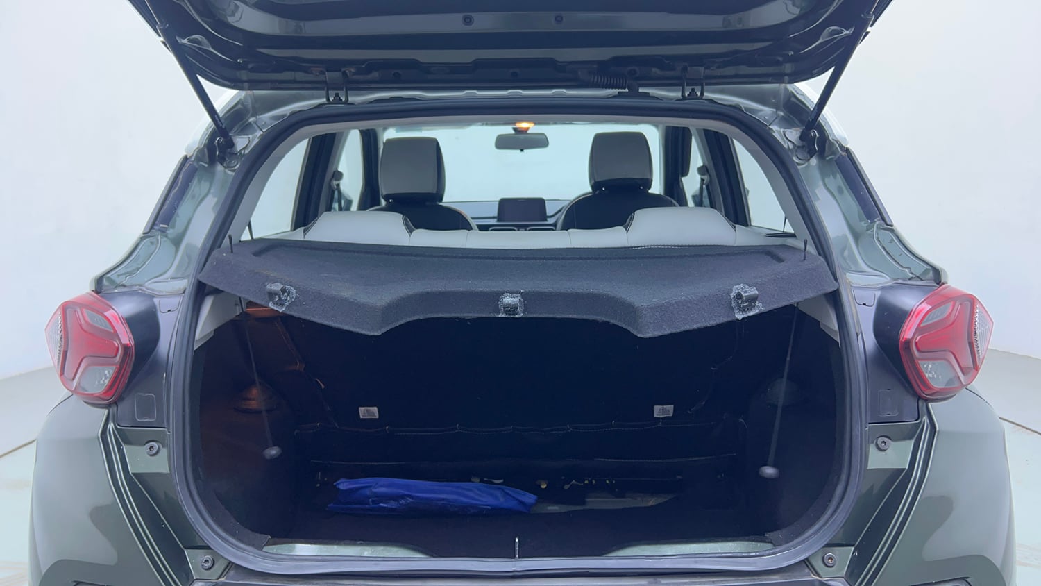 Used 2022 Tata Punch Camo Accomplished Dazzle AMT Petrol Automatic interior DICKY INSIDE VIEW