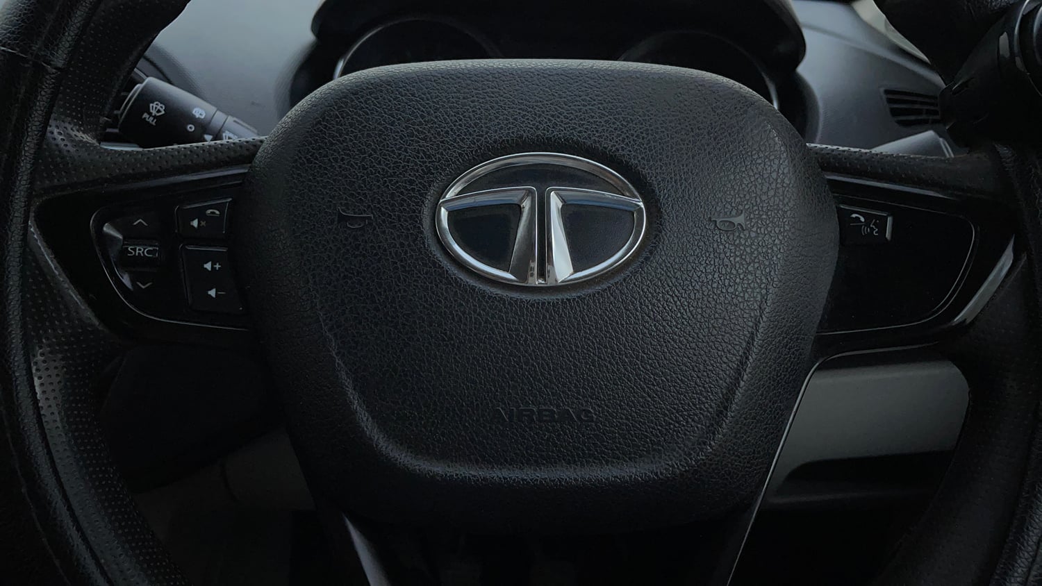 Used 2018 Tata Tiago Revotron XZ Petrol Manual top_features Airbags