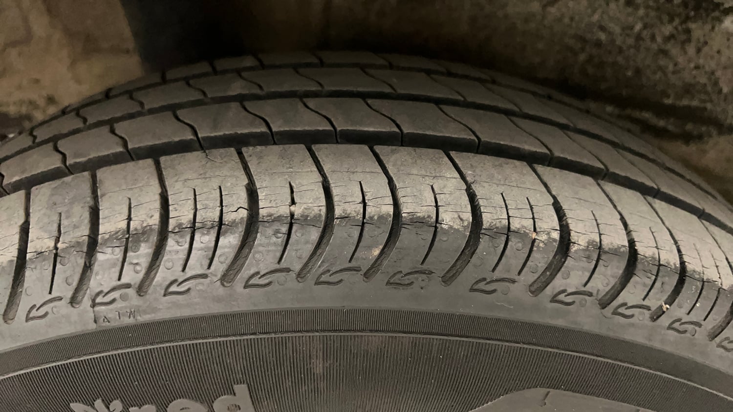 Used 2023 Maruti Suzuki Wagon R VXI 1.0 CNG Cng Manual tyres RIGHT REAR TYRE TREAD VIEW