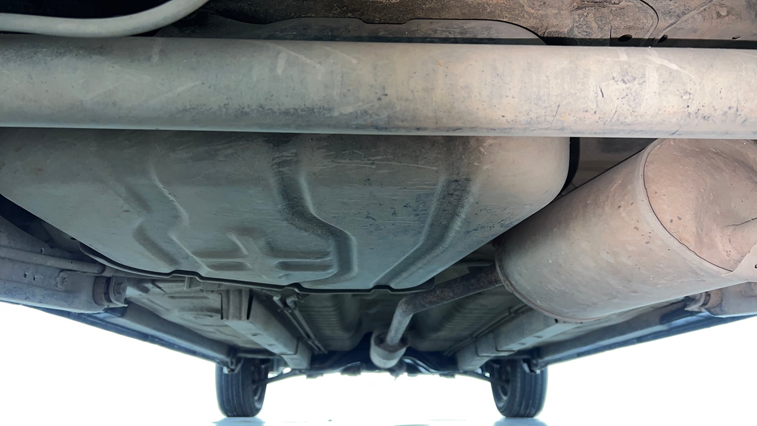 Used 2013 Maruti Suzuki Wagon R VXI Petrol Manual extra REAR UNDERBODY VIEW (TAKEN FROM REAR)