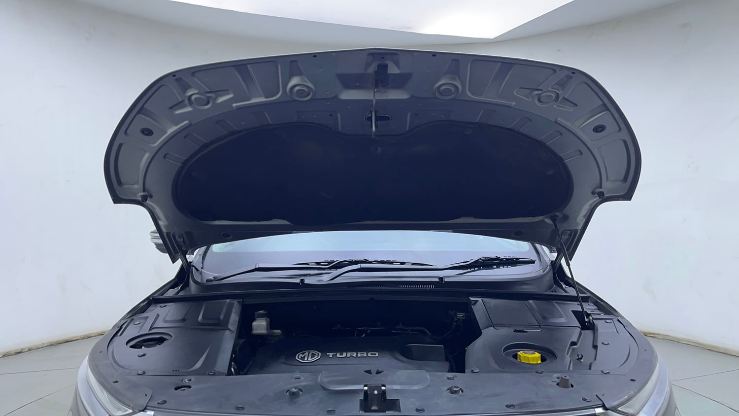 Used 2019 MG Motors Hector Sharp 2.0 Diesel Diesel Manual engine ENGINE & BONNET OPEN FRONT VIEW