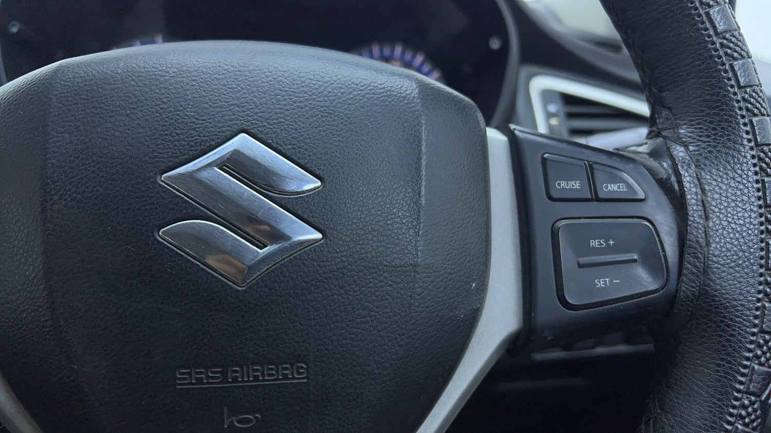 Used 2015 Maruti Suzuki S-Cross Alpha 1.6 Diesel Manual top_features Cruise control