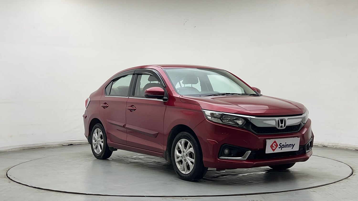 Used 2020 Honda Amaze 1.2 V MT Petrol Petrol Manual exterior RIGHT FRONT CORNER VIEW