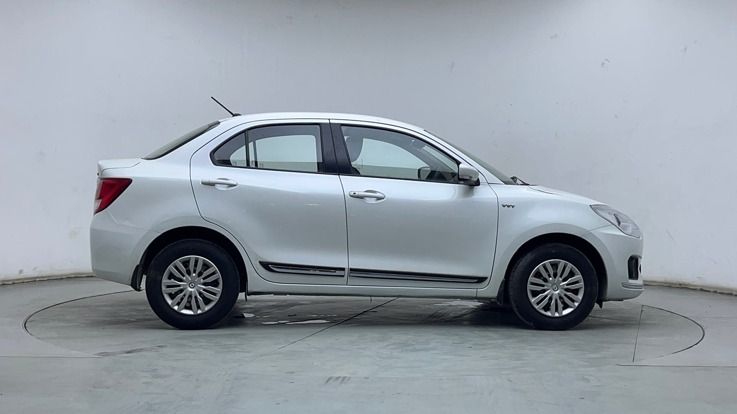 Used 2017 Maruti Suzuki Dzire VXi Petrol Manual exterior RIGHT SIDE VIEW