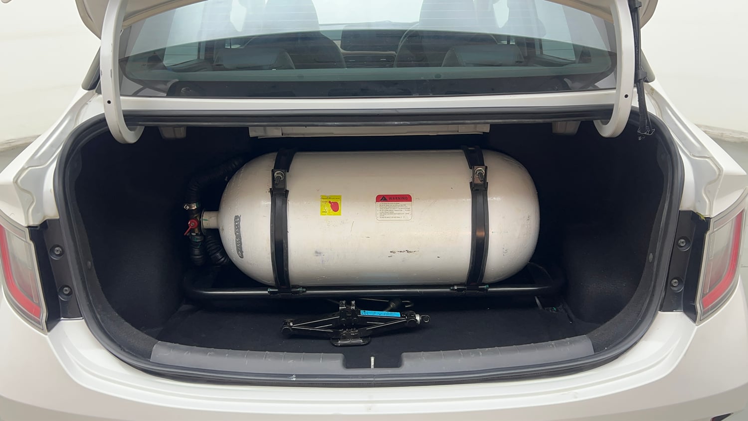 Used 2023 Hyundai Aura S 1.2 CNG Cng Manual interior DICKY INSIDE VIEW