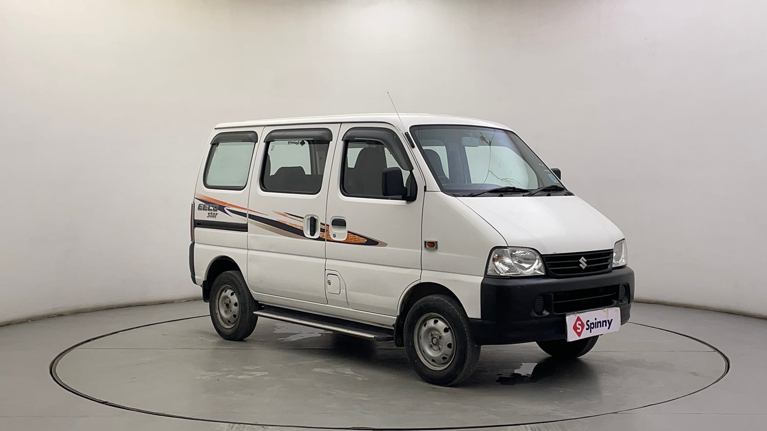 Used 2019 Maruti Suzuki Eeco 5 STR WITH A/C+HTR Petrol Manual exterior RIGHT FRONT CORNER VIEW