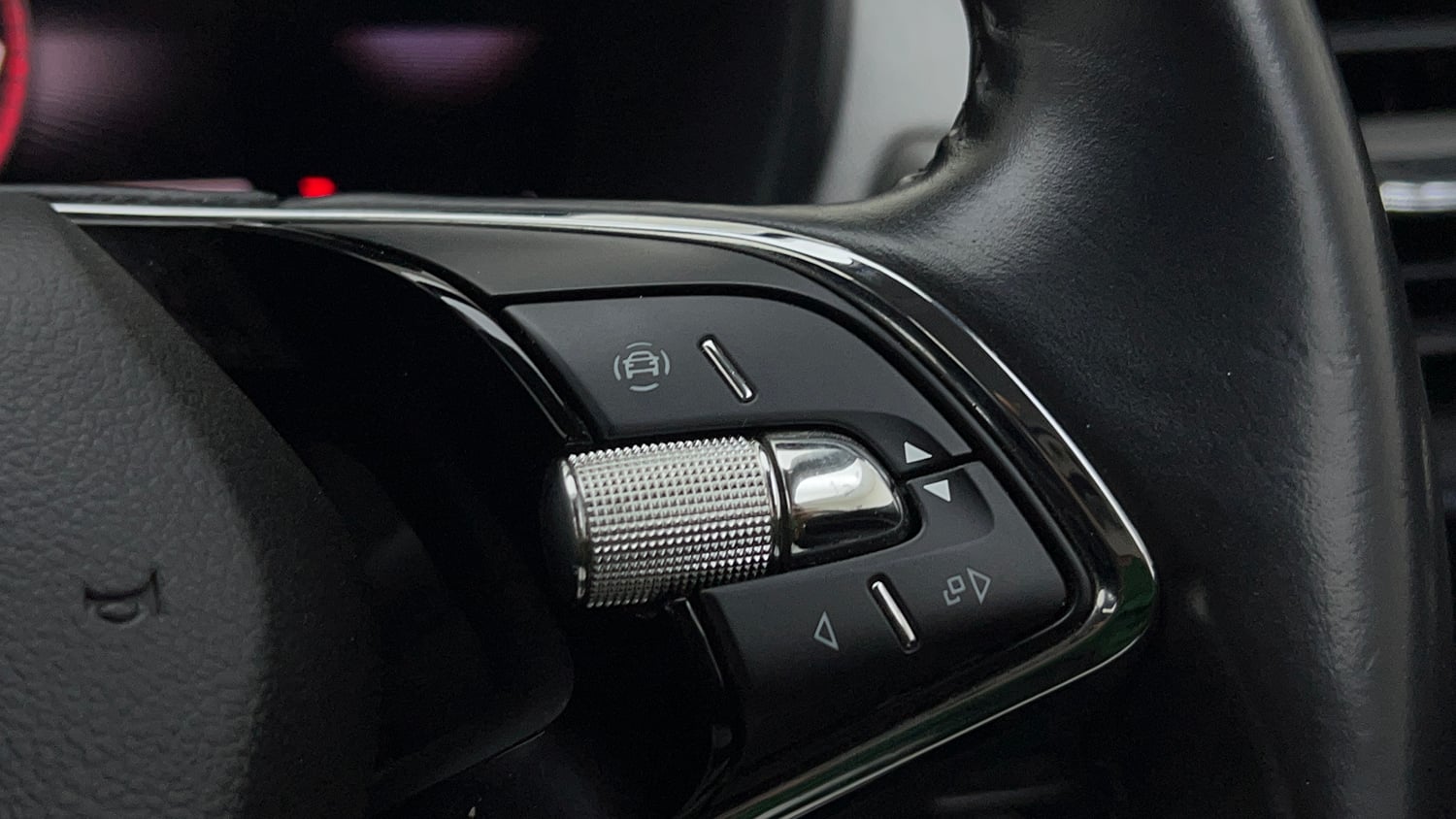 Used 2025 Skoda Kylaq Signature Plus AT Petrol Automatic top_features Cruise control