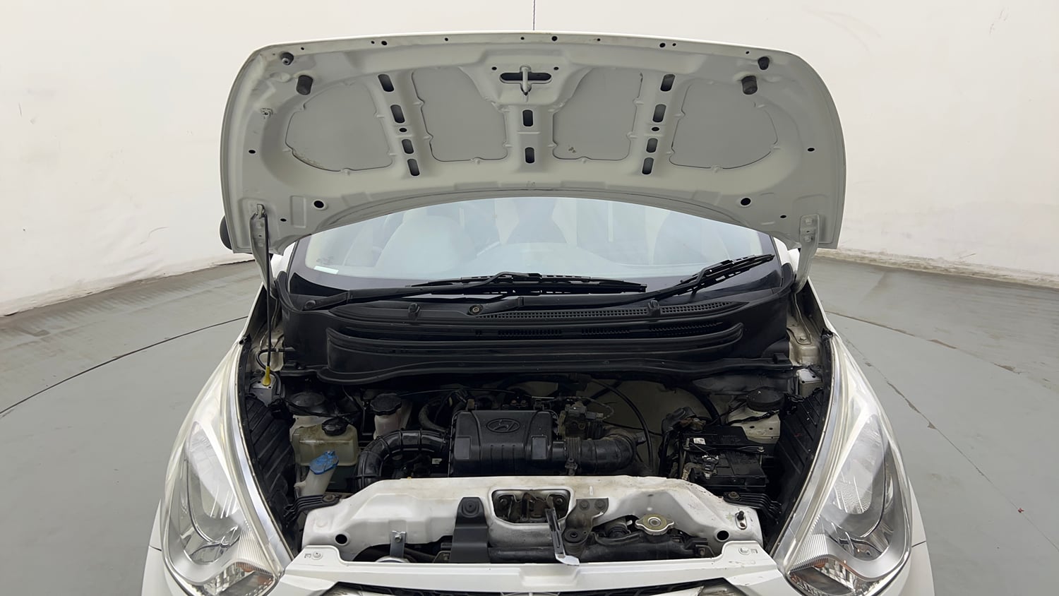Used 2016 Hyundai Eon Era + Petrol Manual engine ENGINE & BONNET OPEN FRONT VIEW