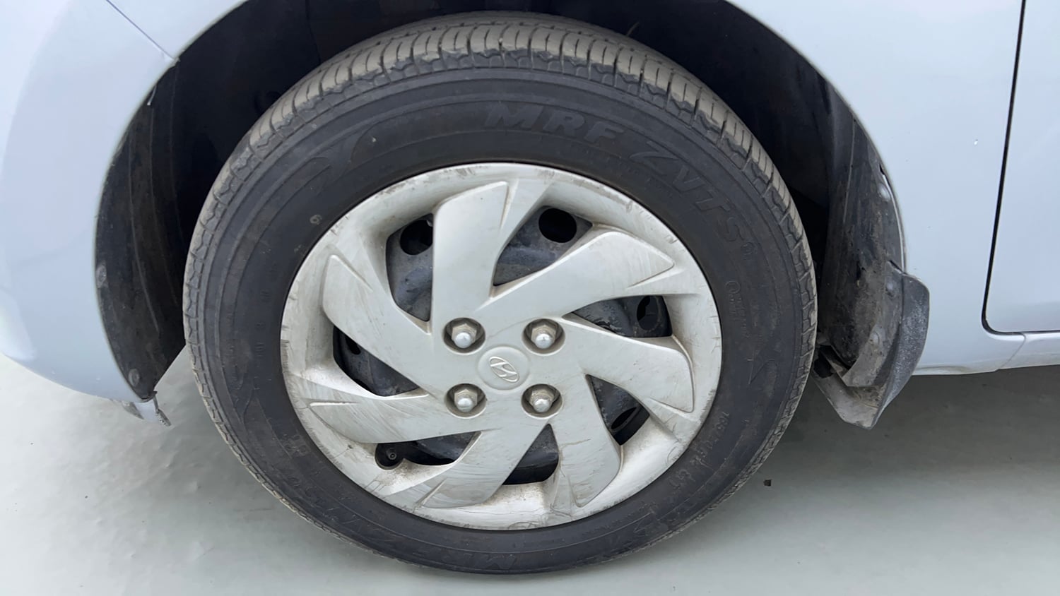 Used 2020 Hyundai Santro Sportz Petrol Manual tyres LEFT FRONT TYRE RIM VIEW