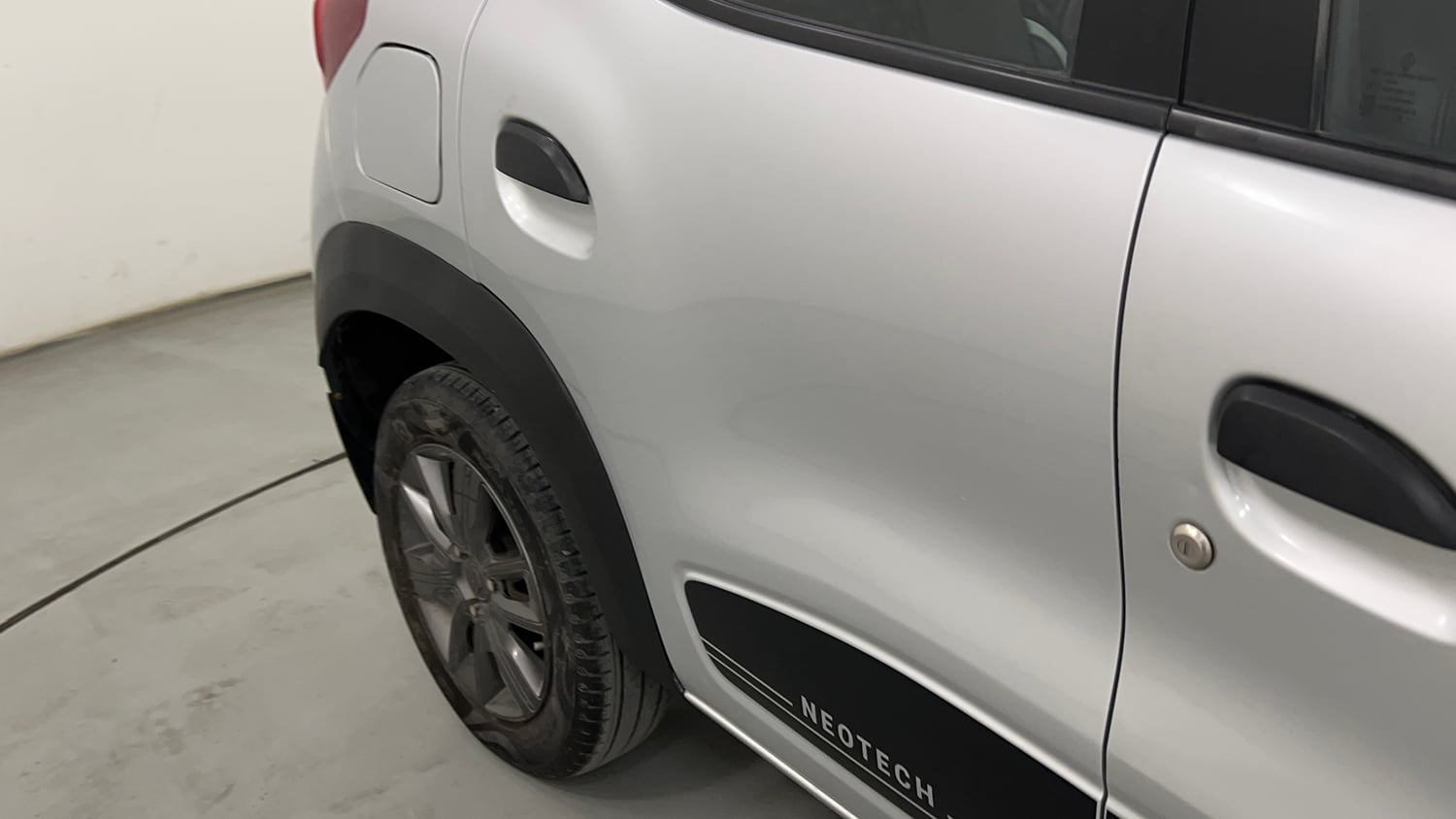 Used 2021 Renault Kwid Neotech RXL 1.0  AMT Petrol Automatic dents MINOR SCRATCH