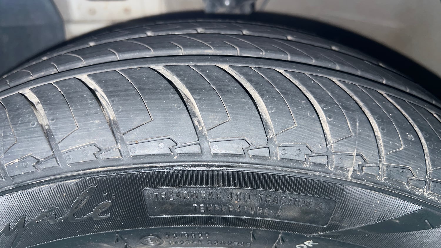 Used 2023 Hyundai Aura S 1.2 CNG Cng Manual tyres LEFT FRONT TYRE TREAD VIEW