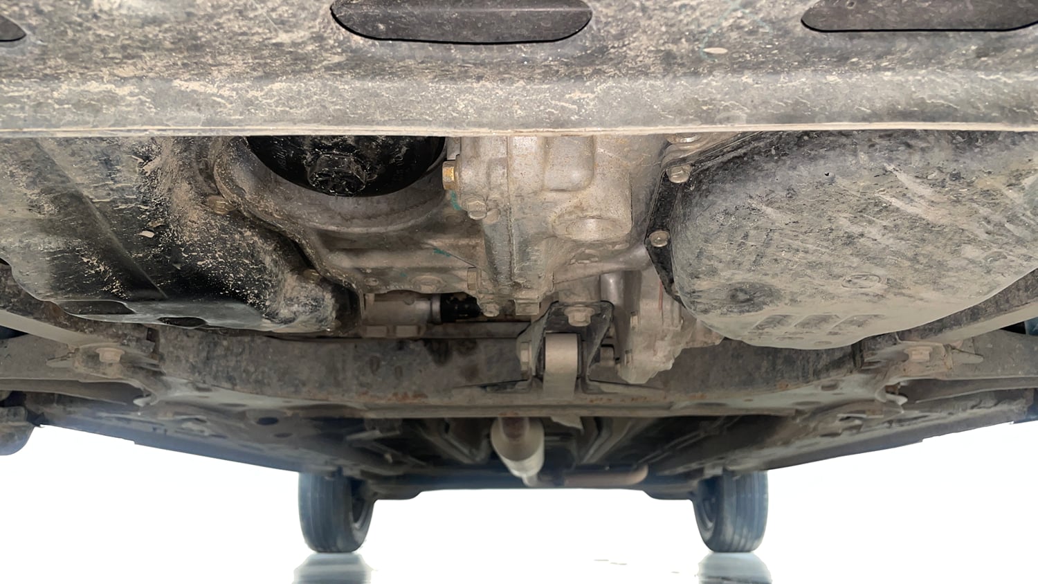 Used 2021 Nissan Magnite XL Turbo CVT Petrol Automatic extra FRONT LEFT UNDERBODY VIEW