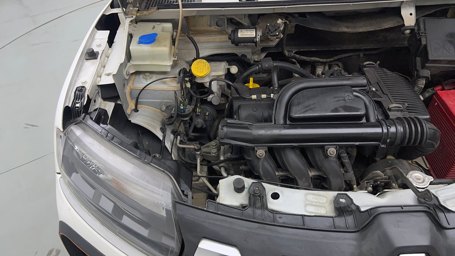 Used 2021 Renault Kwid CLIMBER 1.0 AMT Opt Petrol Automatic engine ENGINE RIGHT SIDE VIEW