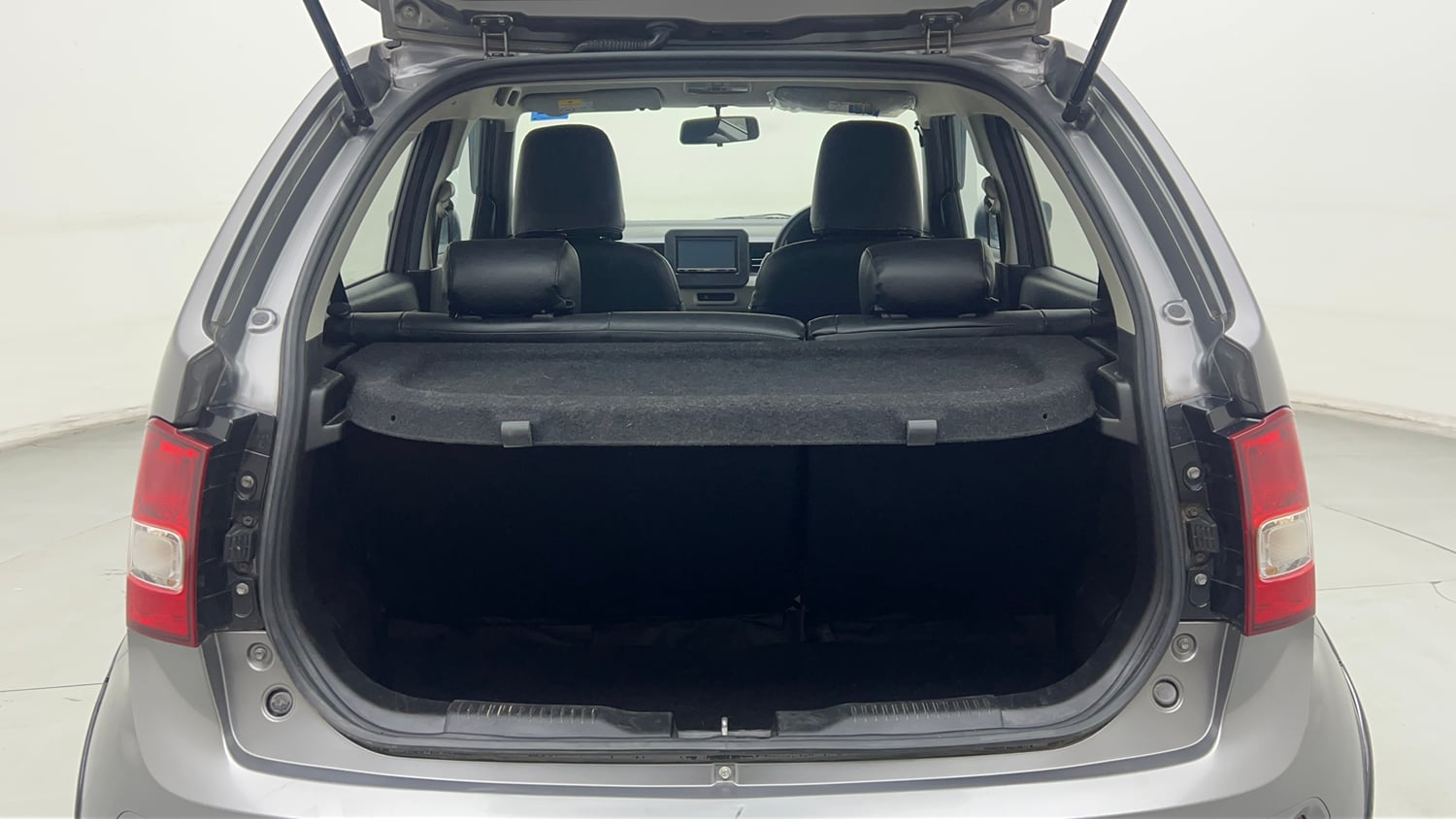 Used 2020 Maruti Suzuki Ignis Delta 1.2 AMT Petrol Automatic interior DICKY INSIDE VIEW