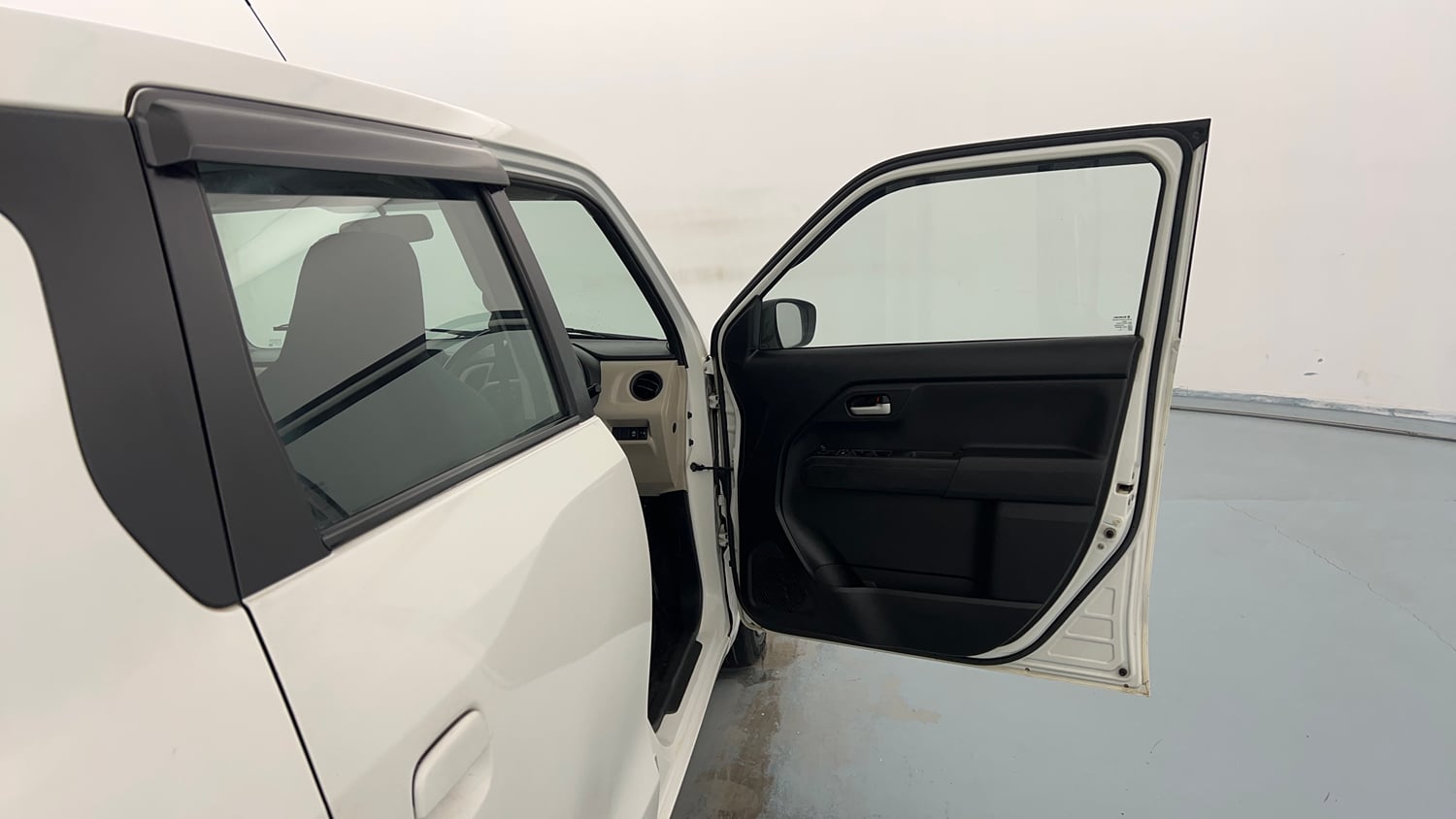 Used 2022 Maruti Suzuki Wagon R ZXI 1.2 Petrol Manual interior RIGHT FRONT DOOR OPEN VIEW
