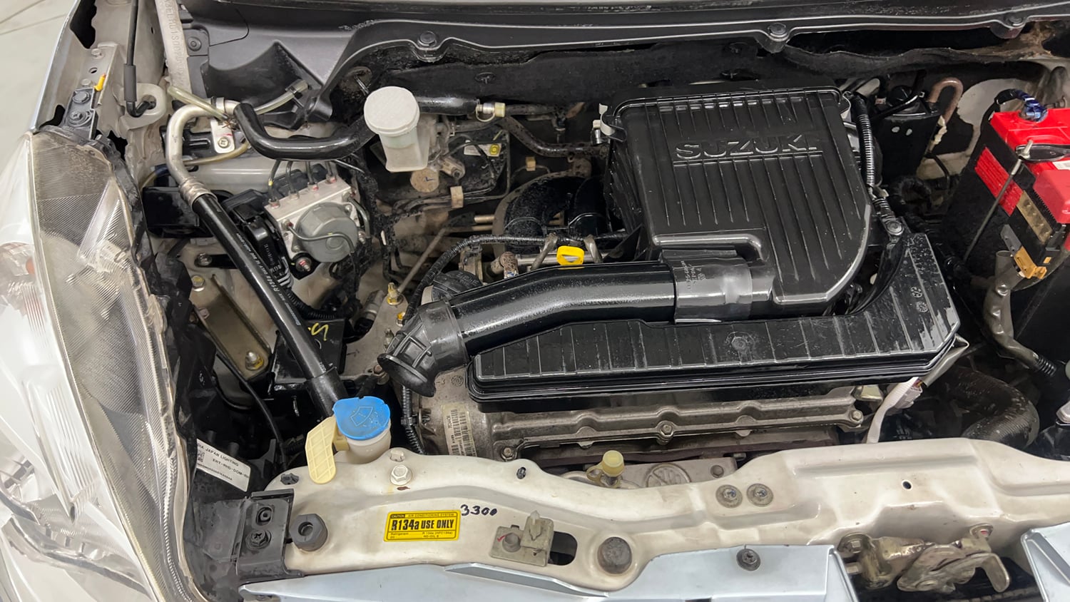 Used 2014 Maruti Suzuki Ertiga ZXi Petrol Manual engine ENGINE RIGHT SIDE VIEW