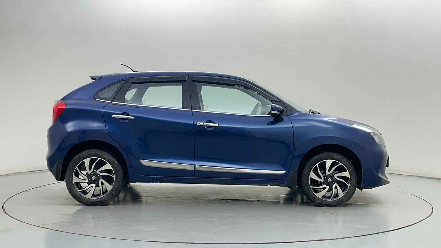 Used 2019 Maruti Suzuki Baleno Zeta 1.2 Petrol Manual exterior RIGHT SIDE VIEW