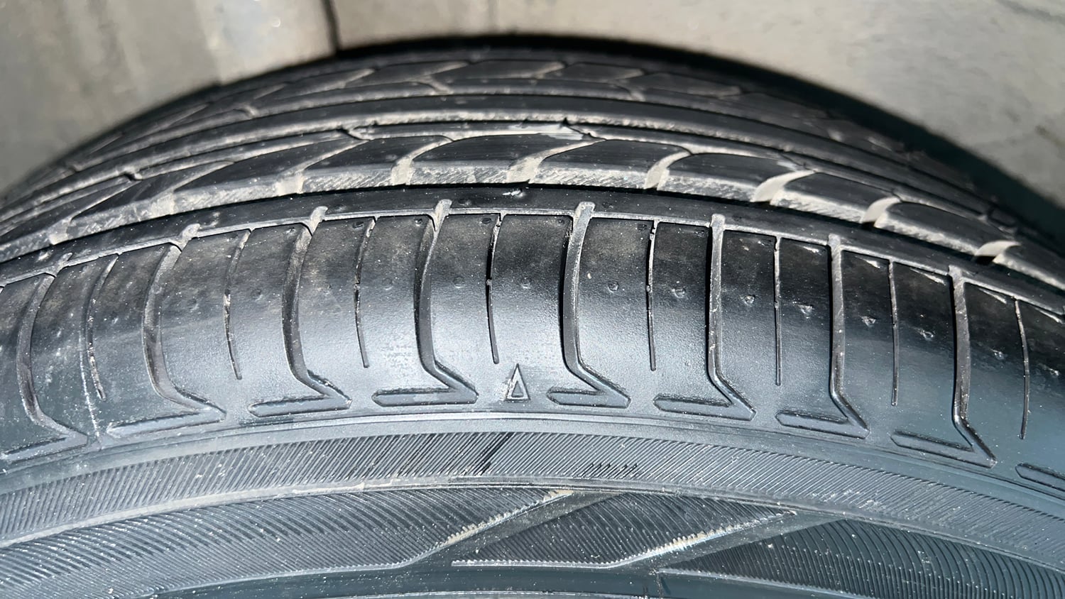 Used 2020 Maruti Suzuki Ignis Delta 1.2 AMT Petrol Automatic tyres RIGHT REAR TYRE TREAD VIEW