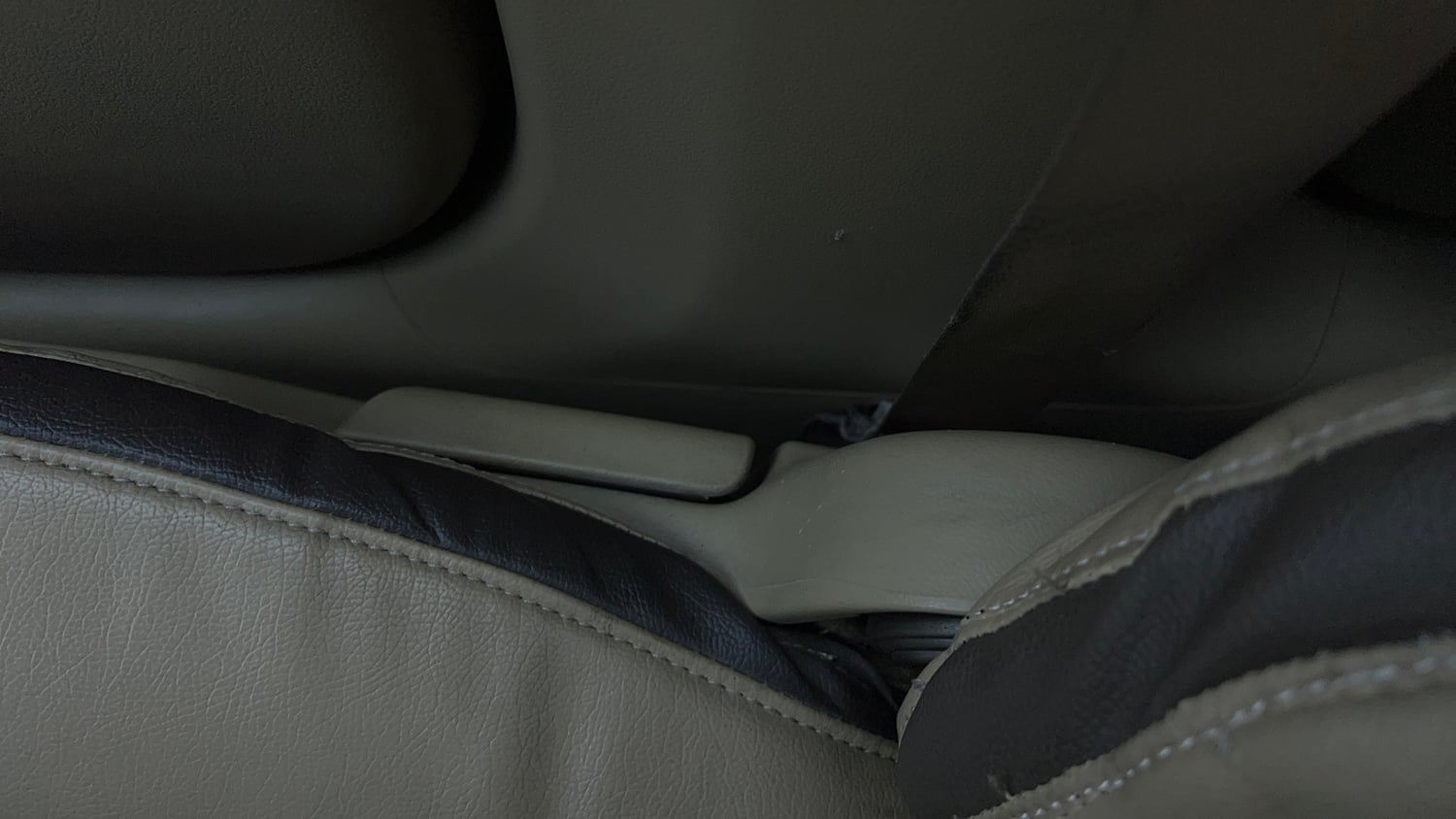 Used 2014 Honda Amaze 1.2 SX i-VTEC Petrol Manual top_features Driver height adjustable seat
