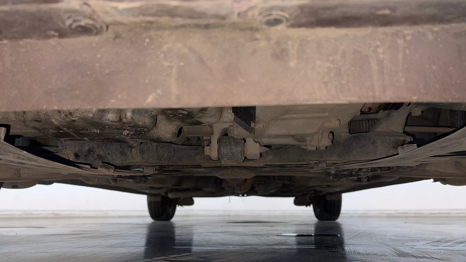 Used 2014 Honda Amaze 1.2 SX i-VTEC Petrol Manual extra FRONT LEFT UNDERBODY VIEW