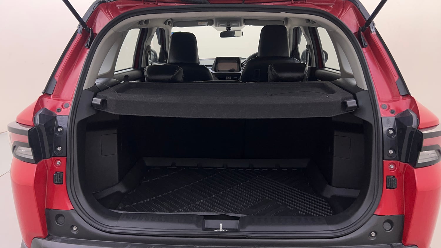 Used 2023 Maruti Suzuki Brezza Zxi Dual Tone Petrol Manual interior DICKY INSIDE VIEW