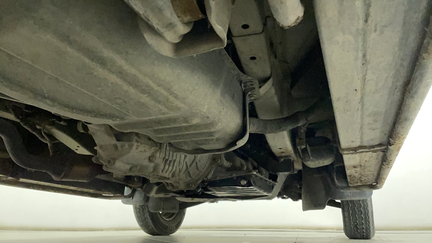 Used 2019 Maruti Suzuki Eeco 5 STR WITH A/C+HTR Petrol Manual extra REAR RIGHT UNDERBODY VIEW