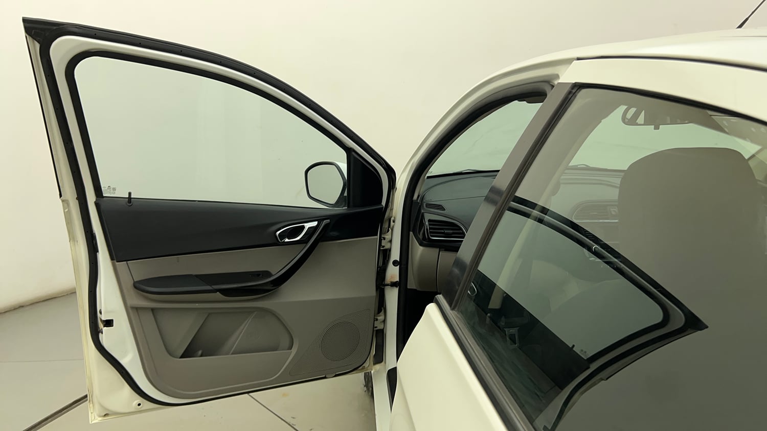 Used 2019 Tata Tiago Revotron XZ w/o Alloy Petrol Manual interior LEFT FRONT DOOR OPEN VIEW
