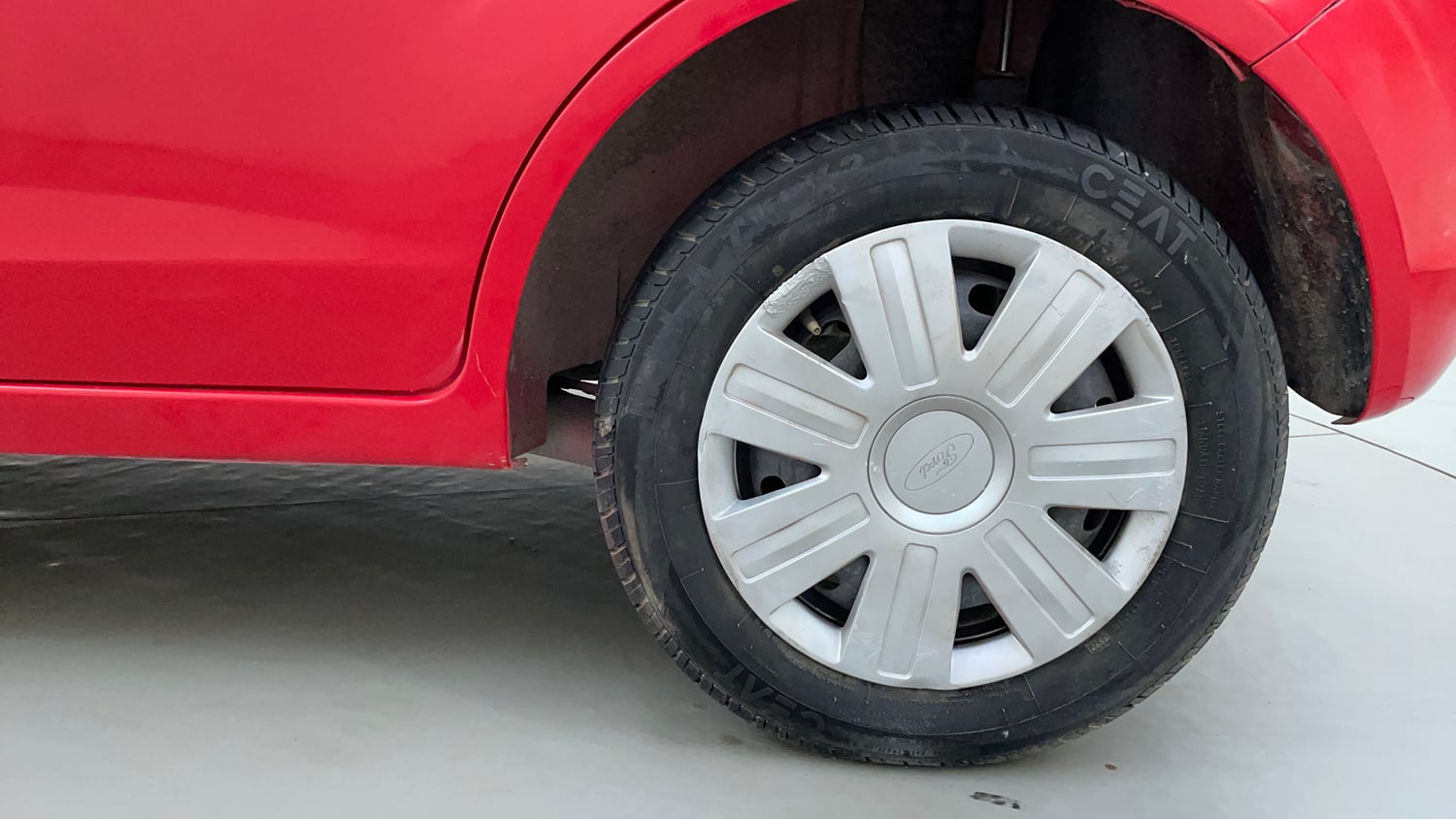 Used 2012 Ford Figo Duratec Petrol ZXI 1.2 Petrol Manual tyres LEFT REAR TYRE RIM VIEW