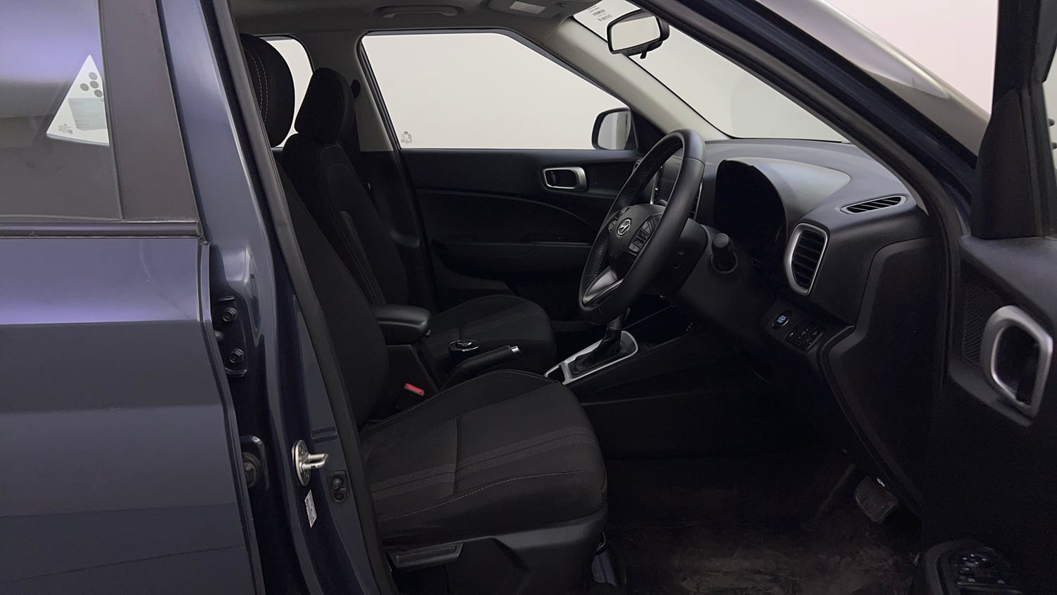 Used 2020 Hyundai Venue SX Plus 1.0 Turbo DCT Petrol Automatic interior RIGHT SIDE FRONT DOOR CABIN VIEW