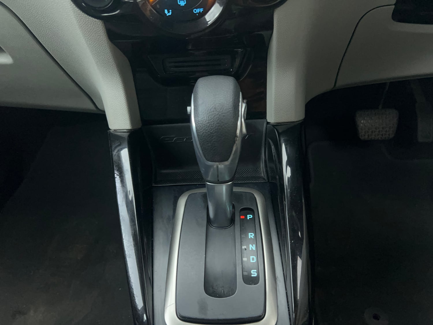 Used 2015 Ford EcoSport Titanium 1.5 Ti-VCT AT Petrol Automatic interior GEAR  KNOB VIEW
