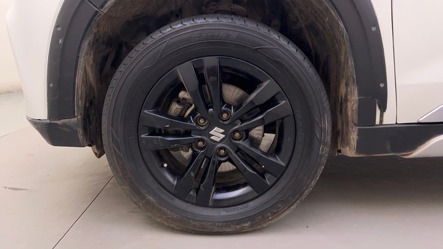Used 2018 maruti-suzuki Vitara Brezza ZDi Plus AGS Diesel Automatic tyres LEFT FRONT TYRE RIM VIEW